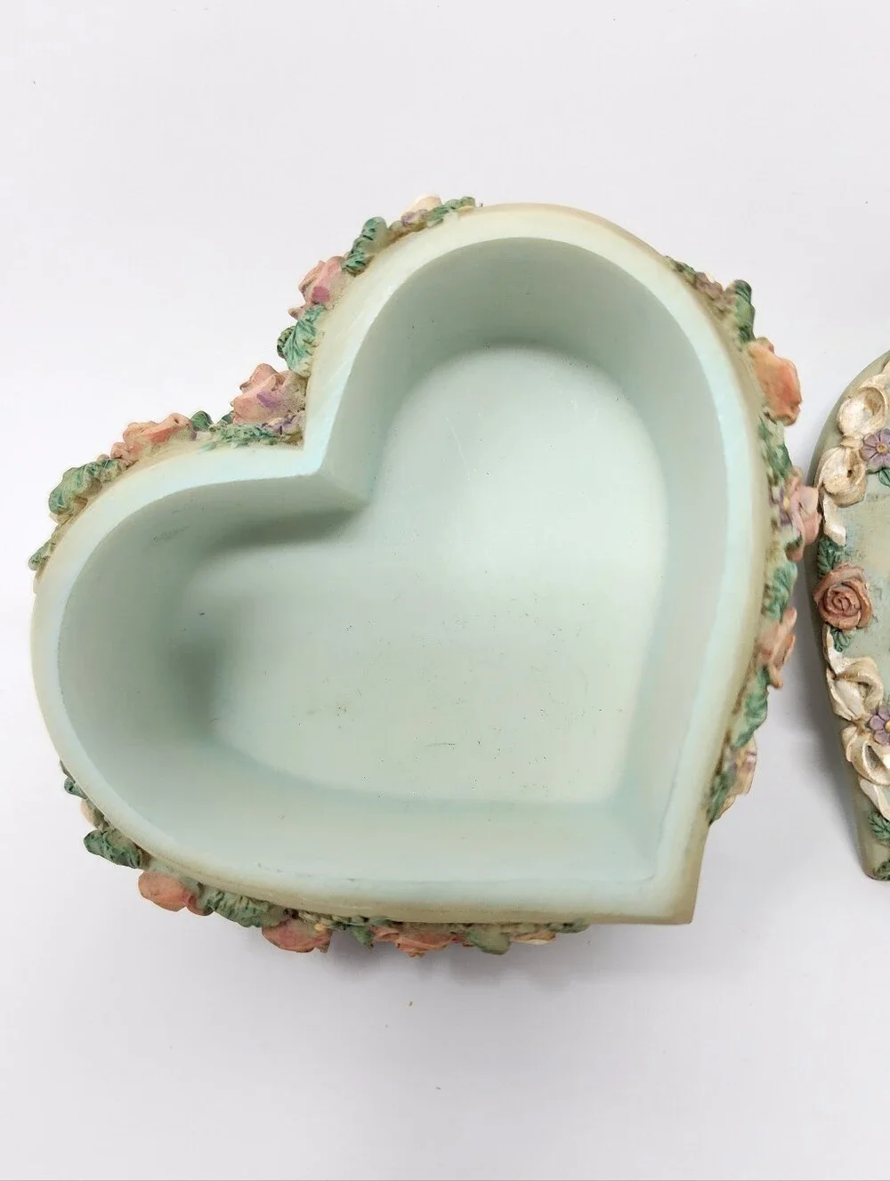 Antique-Style Heart-Shaped Decorative Floral Trinket Box